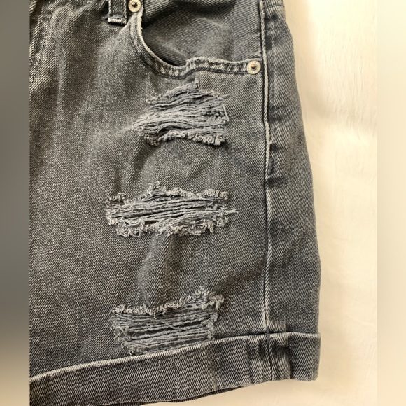 AE Stretch Denim Mom Short - Picture 3 of 4